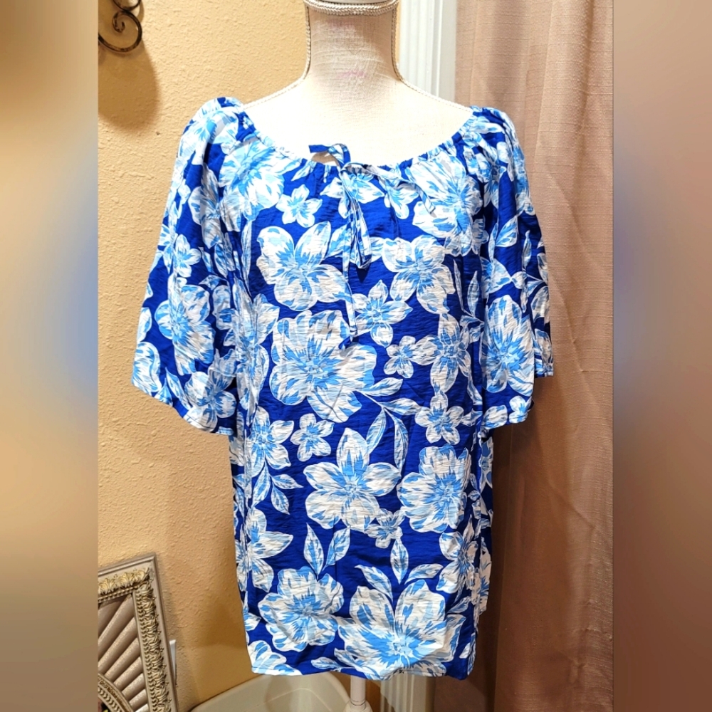 New pull over blouse